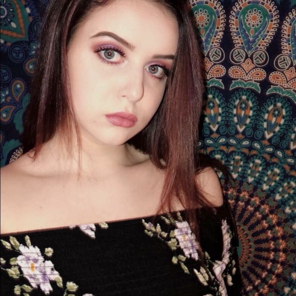 Meet your Posher, Isabella